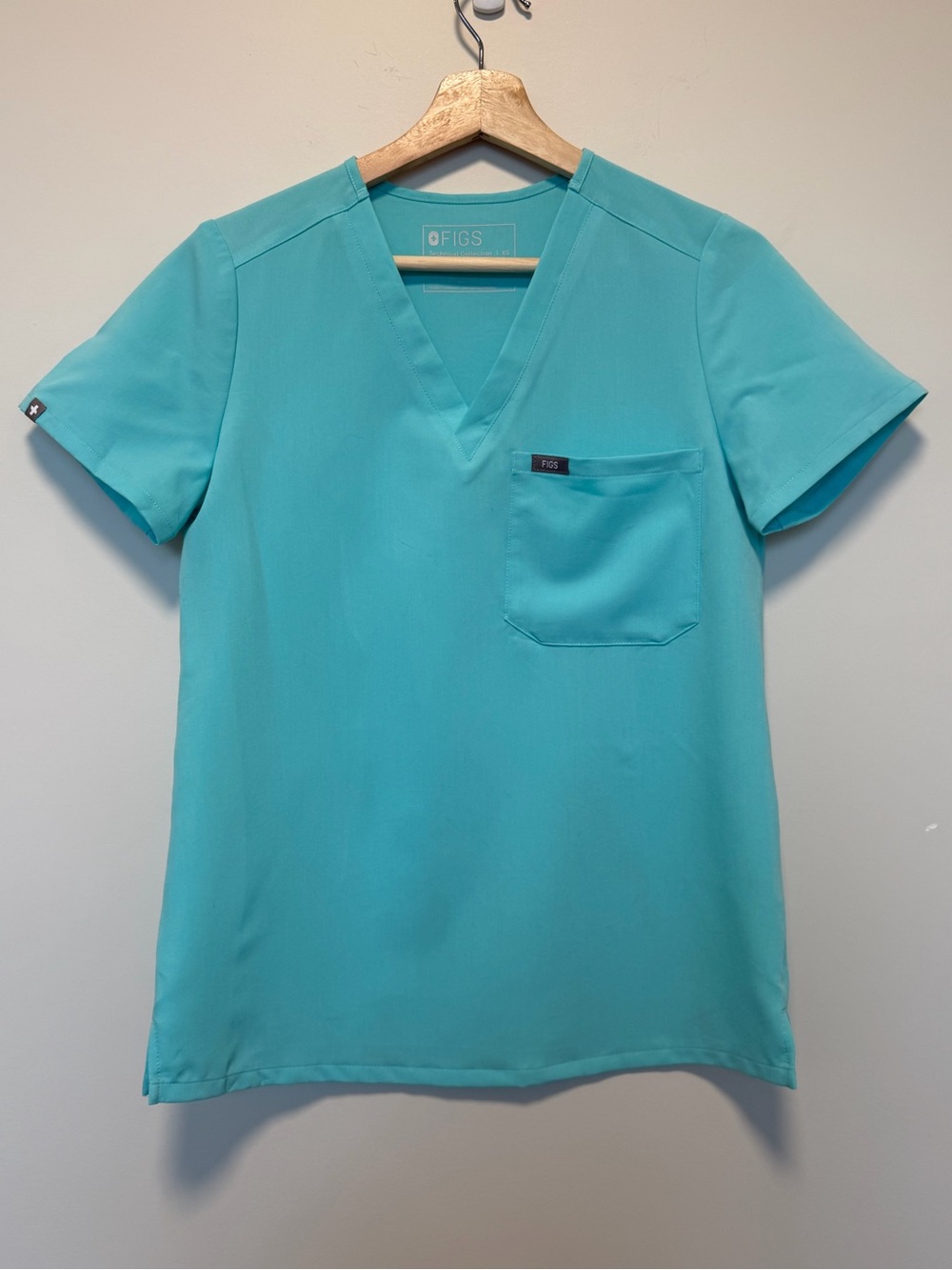 FIGS Women’s Teal V-Neck Scrub Top